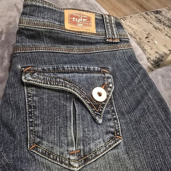 Jeans - Picture 2 of 6